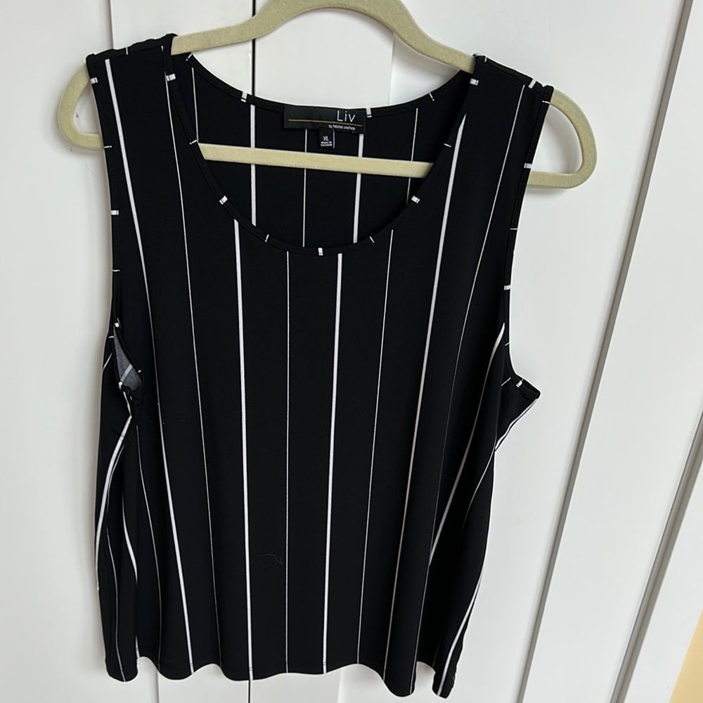 Habitat Black and White Sleeveless Boxy Tank Top Size XL